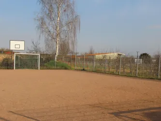 Fußball- und Basketball-Feld (© EM/Urlaubsregion Freinsheim)
