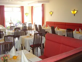 Golfgarten Restaurant - vorderer Bereich innen (© Restaurant Golfgarten)