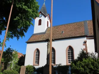 Prot. Kirche, Kirchenschiff mit Turm (© Urlaubsregion Freinsheim)