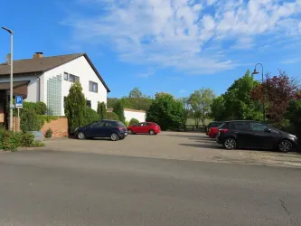 Parkplatz Turnhalle Bild 3 (© Urlaubsregion Freinsheim)