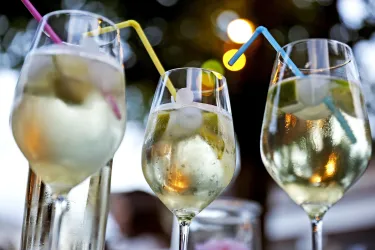 Secco, selbstgemachter Holunderblütensirup und Sprizz