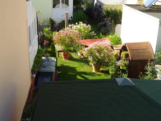Badezimmer - Blick in den Garten