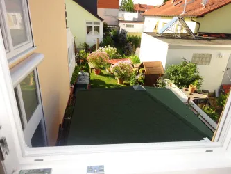 Badezimmer - Blick in den Garten