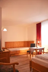 Zweibettzimmer (© Hotel Weinheber)