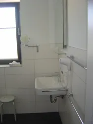 Wohnbeispiel 4 - Badezimmer (© Urlaubsregion Freinsheim - Hr. Dörr)