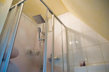 Badezimmer 3/17 neu gestaltet (© B. Reibold-Niederauer)