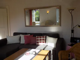 Landhauswohnung_Wohnzimmer.JPG2 (© B. Niederauer)