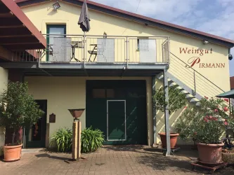 Aussenbereich_Ferienwohnung_Pirmann (© Weingut Pirmann)