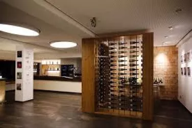 Vinothek innen (© Weingut Schick)