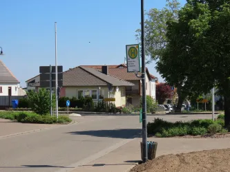 Bushaltestelle Abzweig Kirchheim Richtung DÜW (© Urlaubsregion Freinsheim)