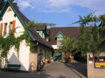 Hof des Weinguts Kohl (© Annette Kohl)