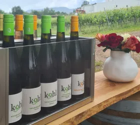 Weinflaschen vom Weingut Kohl. Verschiedene Sorten.