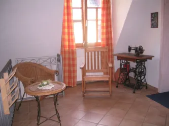 Leseecke vor Wohnung Isenach (© Weingut Kohl)