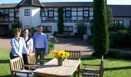 Landhaus Kronenberg - die Winzerfamilie (© Landhaus Kronenberg)