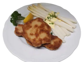 Spargel mit Schnitzel uns Soße