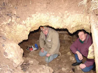 im Inneren der Karsthöhle (© Eric Hass)