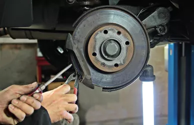 Werkstatt (© Pixabay von  S. Hermann & F. Richter - auto-repair)