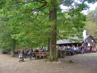 Pfälzerwaldvereinhütte am Ungeheuersee