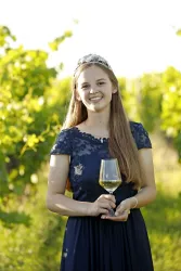 Weinprinzessin Tina Scherner - Weisenheim am Sand 2020-2022