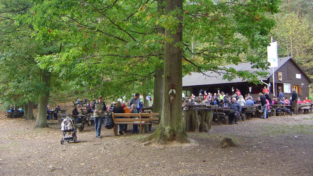 Pfälzerwaldvereinhütte am Ungeheuersee