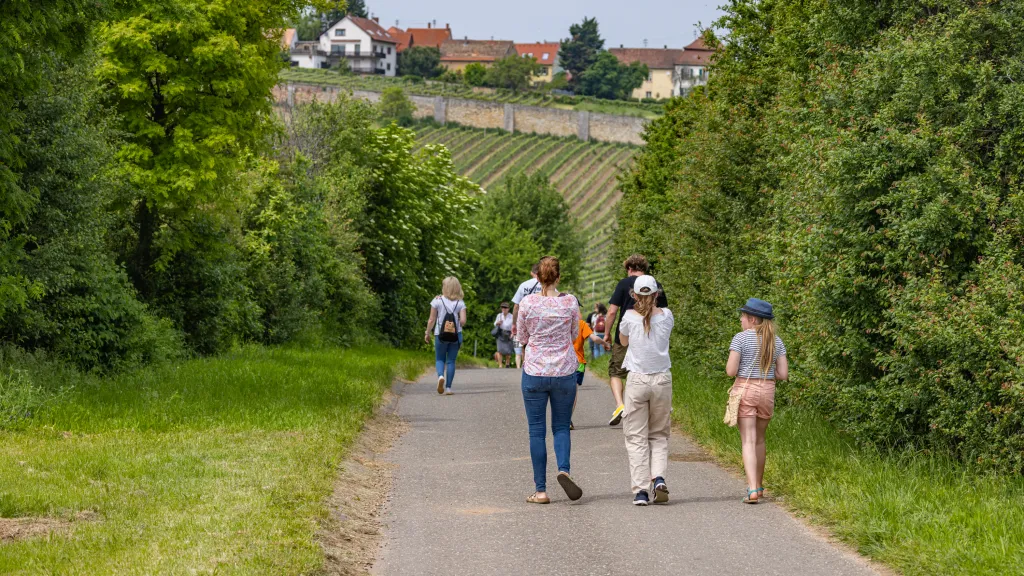 Familie unterwegs in der Urlaubsregion 