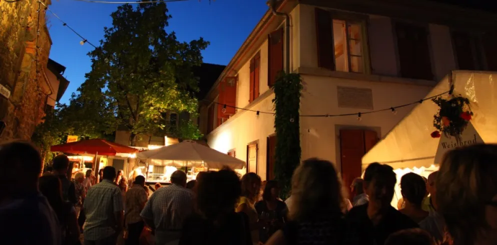 Impression vom Stadtmauerfest in abendlicher Dämmerung