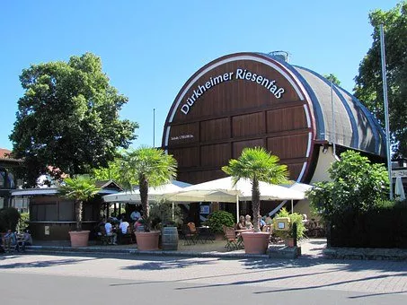 Dürkheimer Riesenfass am Wurstmarktplatz