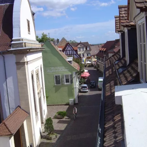 Kath. Kirche St. Peter und Paul (© Urlaubsregion Freinsheim) Kath. Kirche St. Peter und Paul (© Urlaubsregion Freinsheim)