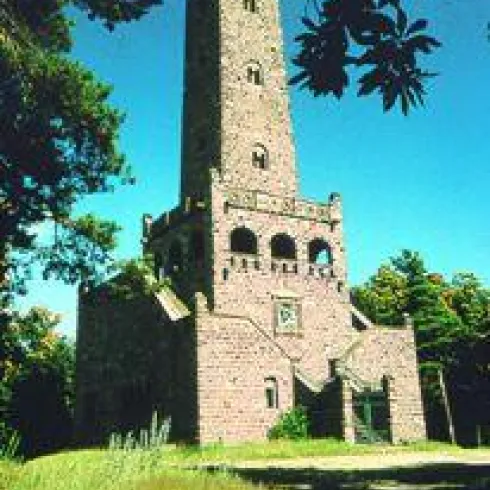 Pfälzerwald - Bismarckturm, Frontansicht (© Urlaubsregion Freinsheim)