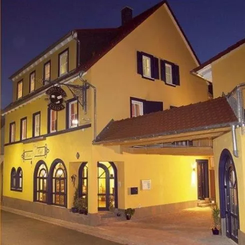 Außenansicht (© Hotel Cleos)