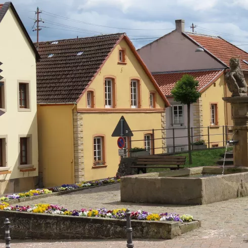 Löwenbrunnen Bild 1 (© Urlaubsregion Freinsheim) Löwenbrunnen Bild 1 (© Urlaubsregion Freinsheim)