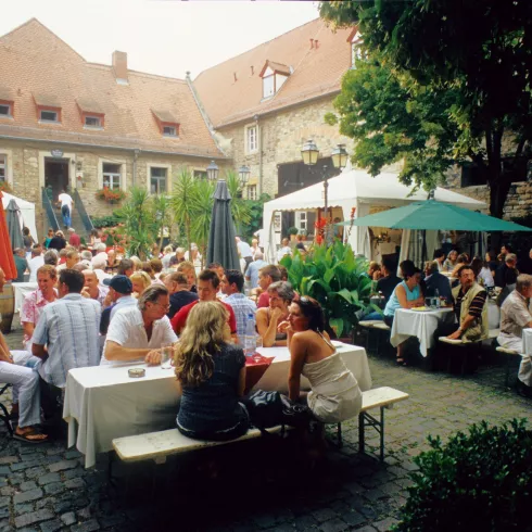 das Freinsheimer Stadtmauerfest, Bühne von-Busch-Hof