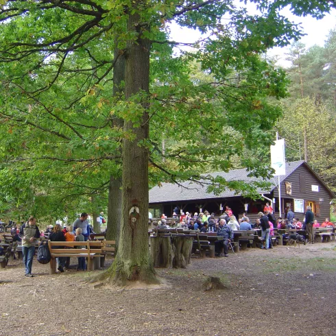 Pfälzerwaldvereinhütte am Ungeheuersee