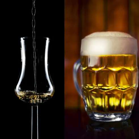 Schnapsglas und Bierglas