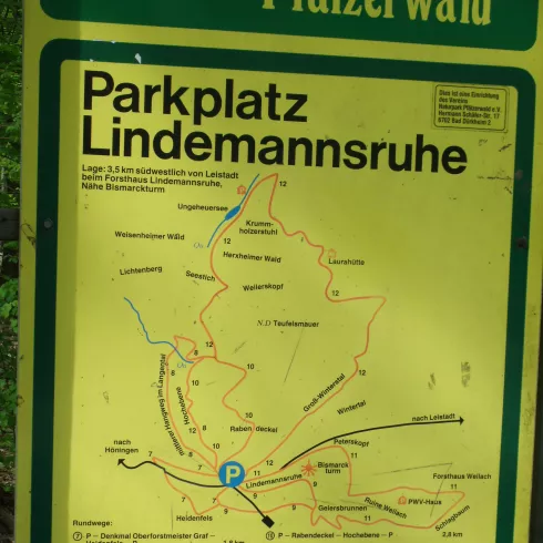 Wanderparkplatztafel an der Lindemannsruhe