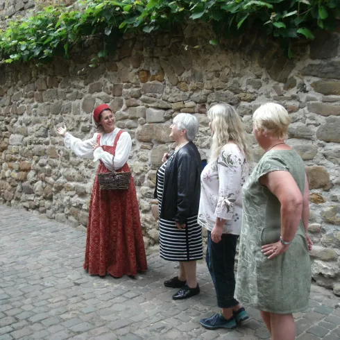 Stadtführung - gewandet an der Mauer 